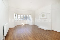 Hendon Way, Hendon