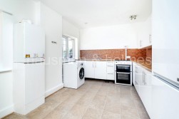 Hendon Way, Hendon