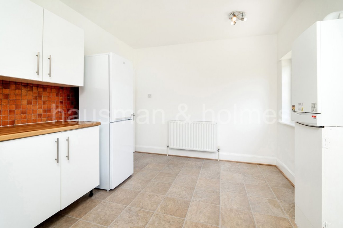 Hendon Way, Hendon