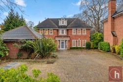 Calderwood Place, Hadley Wood