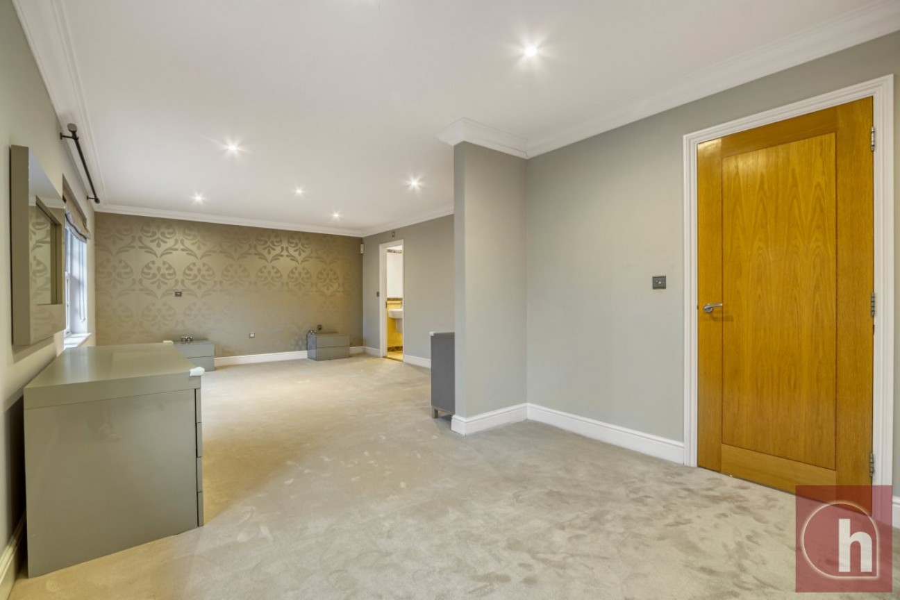 Calderwood Place, Hadley Wood