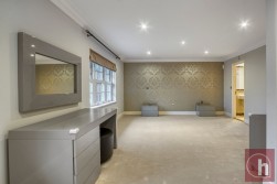 Calderwood Place, Hadley Wood