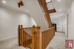 Calderwood Place, Hadley Wood