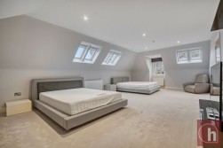 Calderwood Place, Hadley Wood