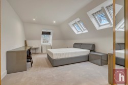 Calderwood Place, Hadley Wood