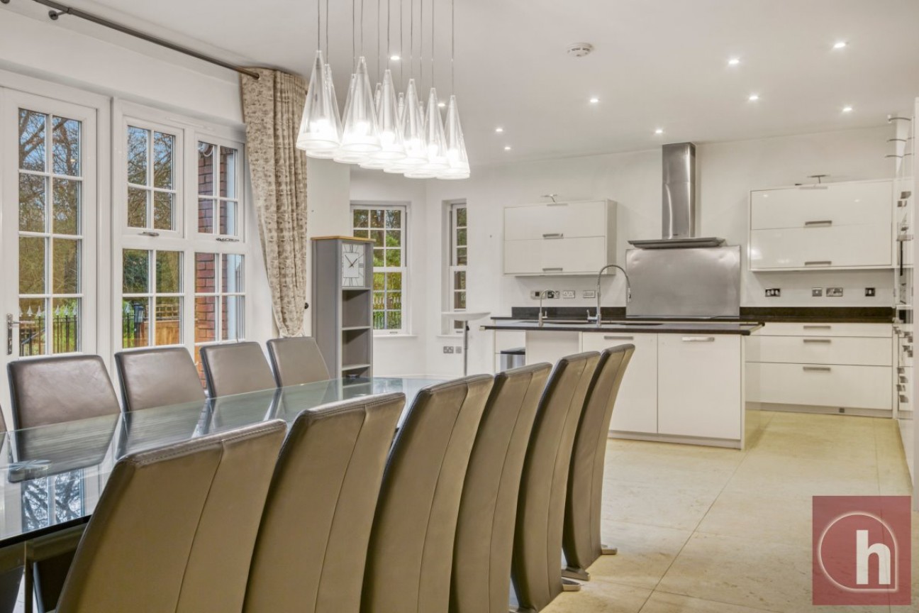 Calderwood Place, Hadley Wood