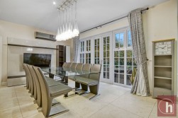 Calderwood Place, Hadley Wood