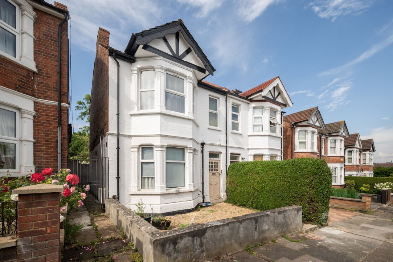 Graham Road, Hendon