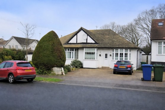 Longfield Avenue, Mill Hill