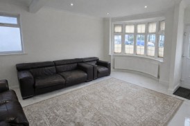 Longfield Avenue, Mill Hill