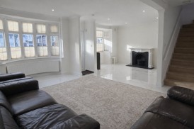 Longfield Avenue, Mill Hill