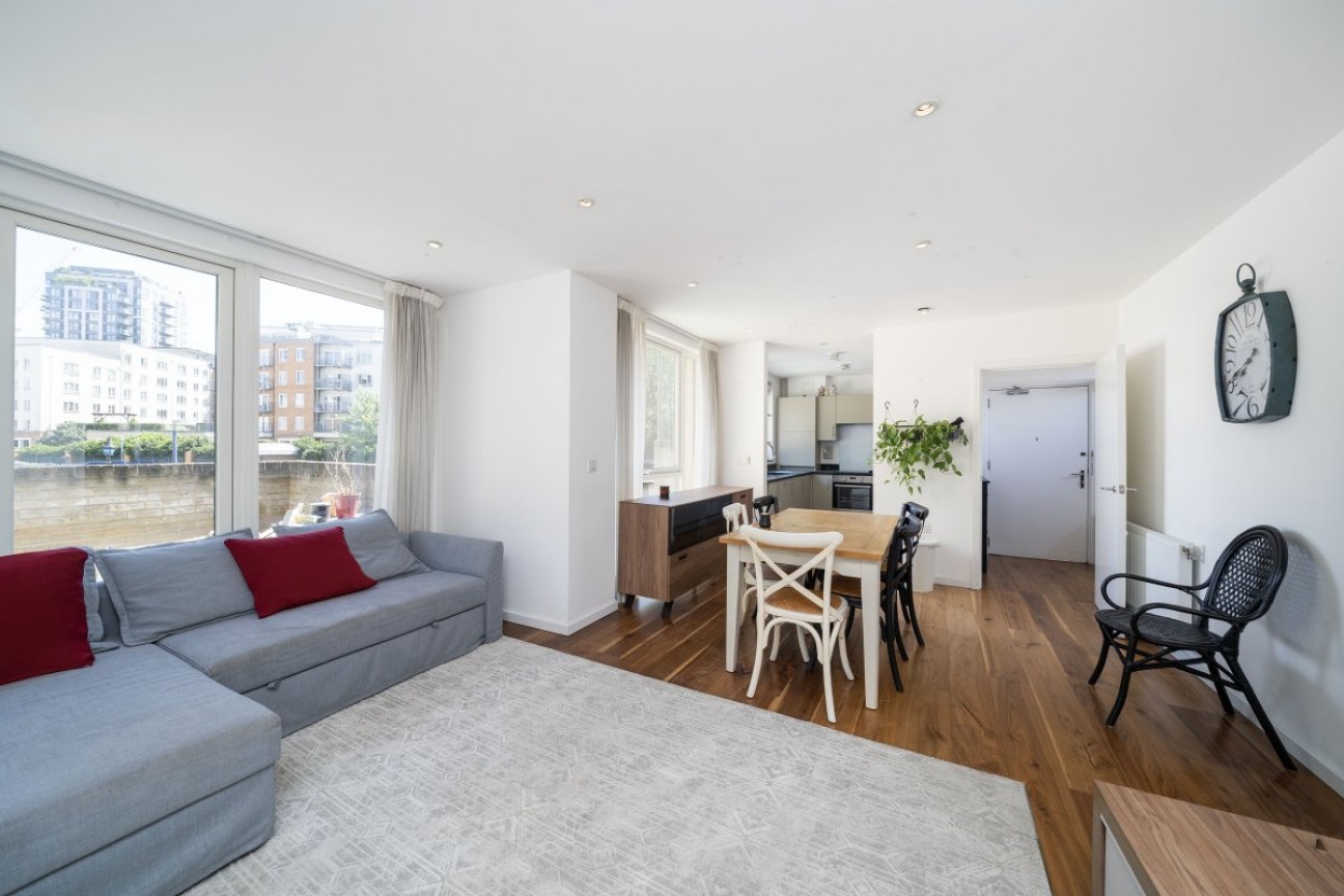 12 Heath Parade, Greater London