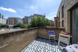 12 Heath Parade, Greater London