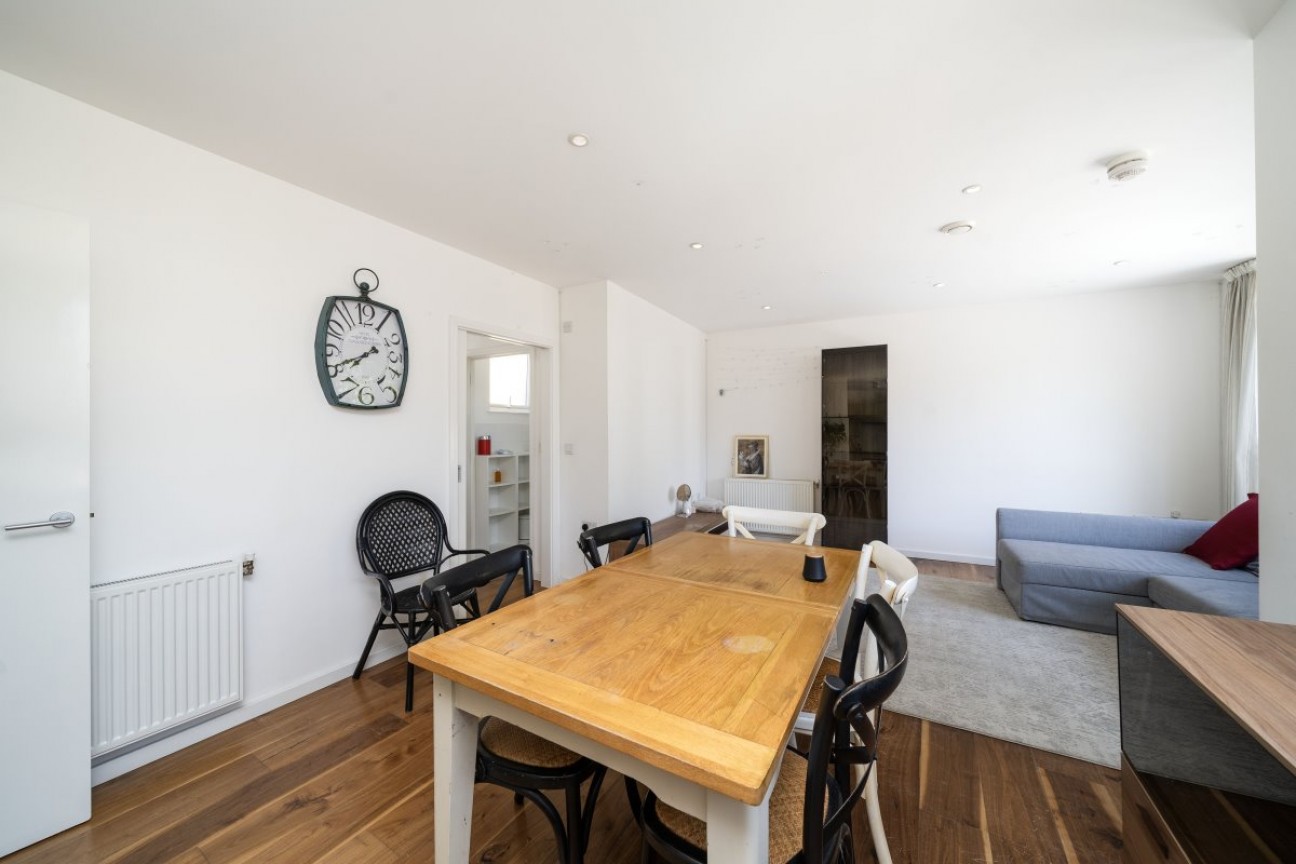 12 Heath Parade, Greater London