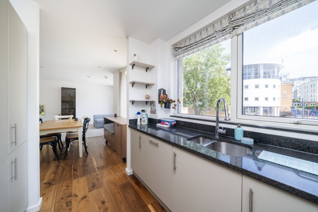 12 Heath Parade, Greater London