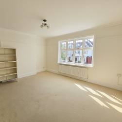 Portsdown Avenue, Temple Fortune