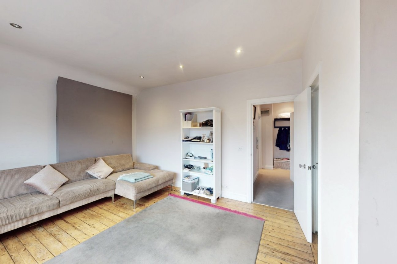 Golders Green Crescent, Golders Green