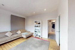 Golders Green Crescent, Golders Green