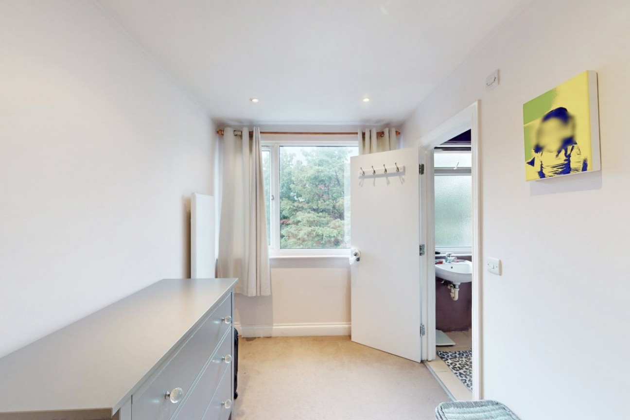 Golders Green Crescent, Golders Green