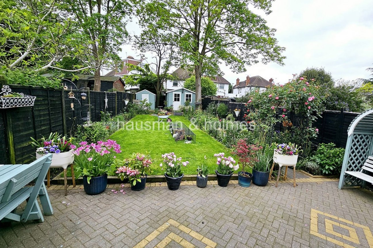 Greenfield Gardens, Childs Hill