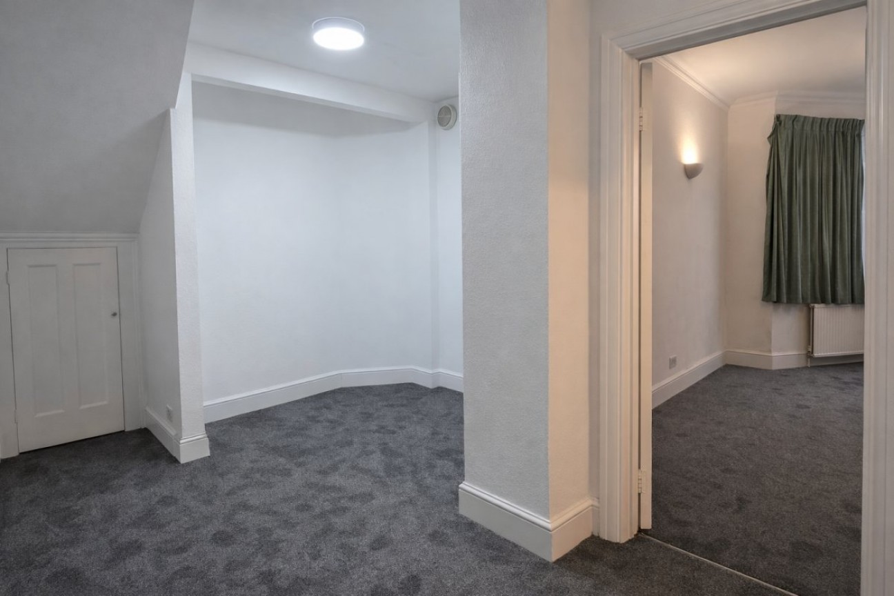 Golders Green Road, Golders Green