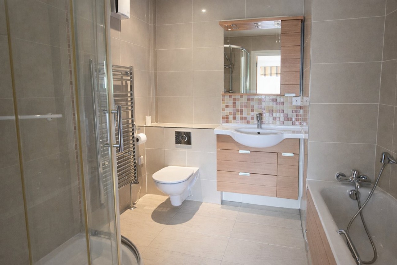 120 Regents Park Rd, Finchley Central