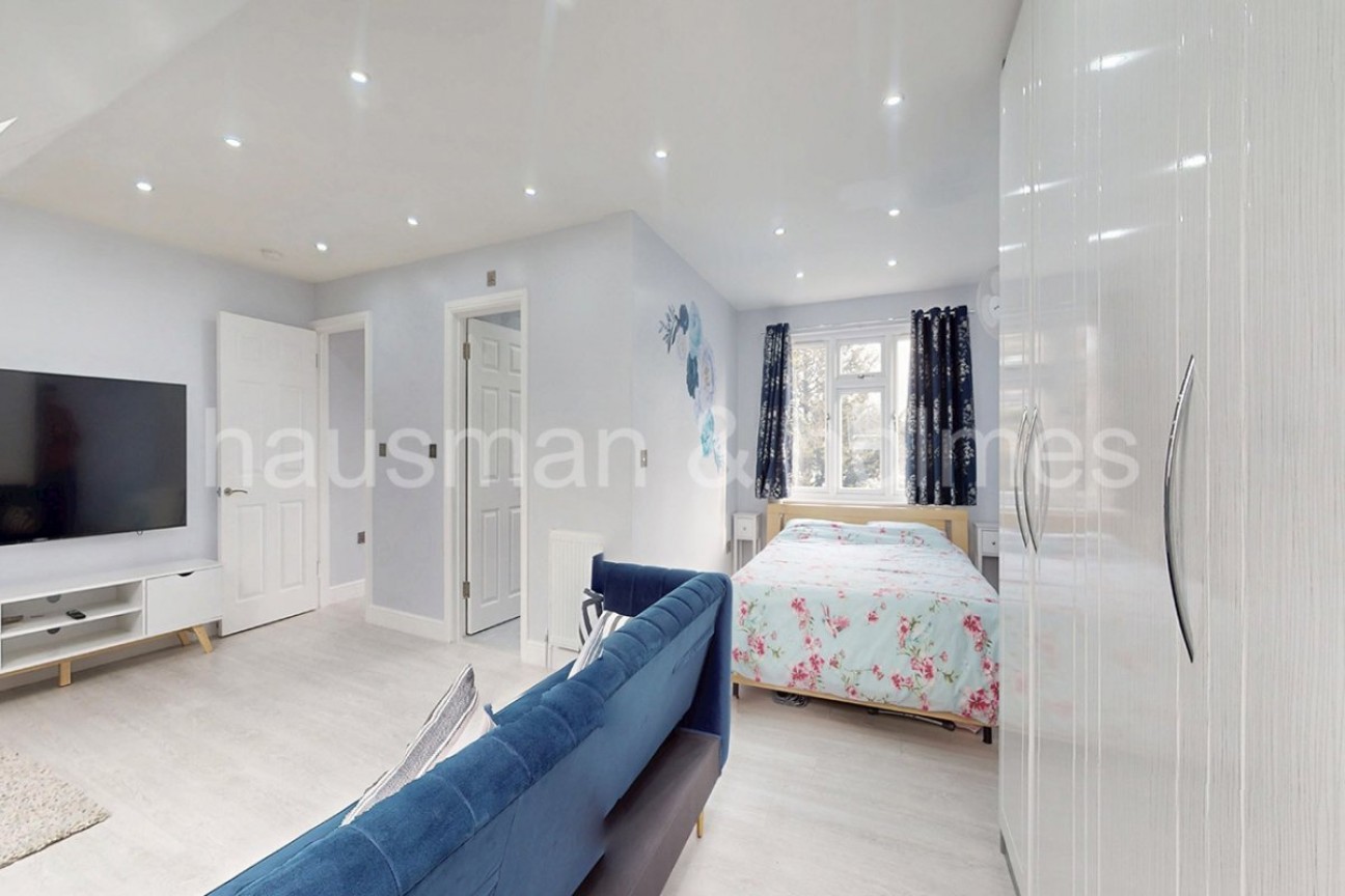 The Vale, Golders Green