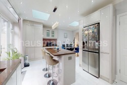 The Vale, Golders Green