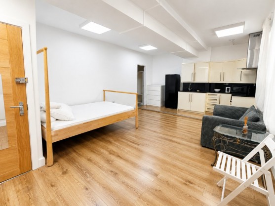 2 Park Road, West Hendon