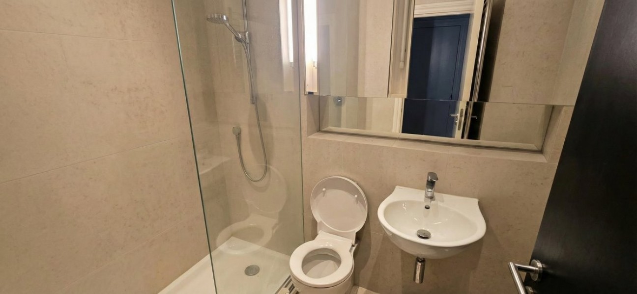 Golders Green Road, Golders Green