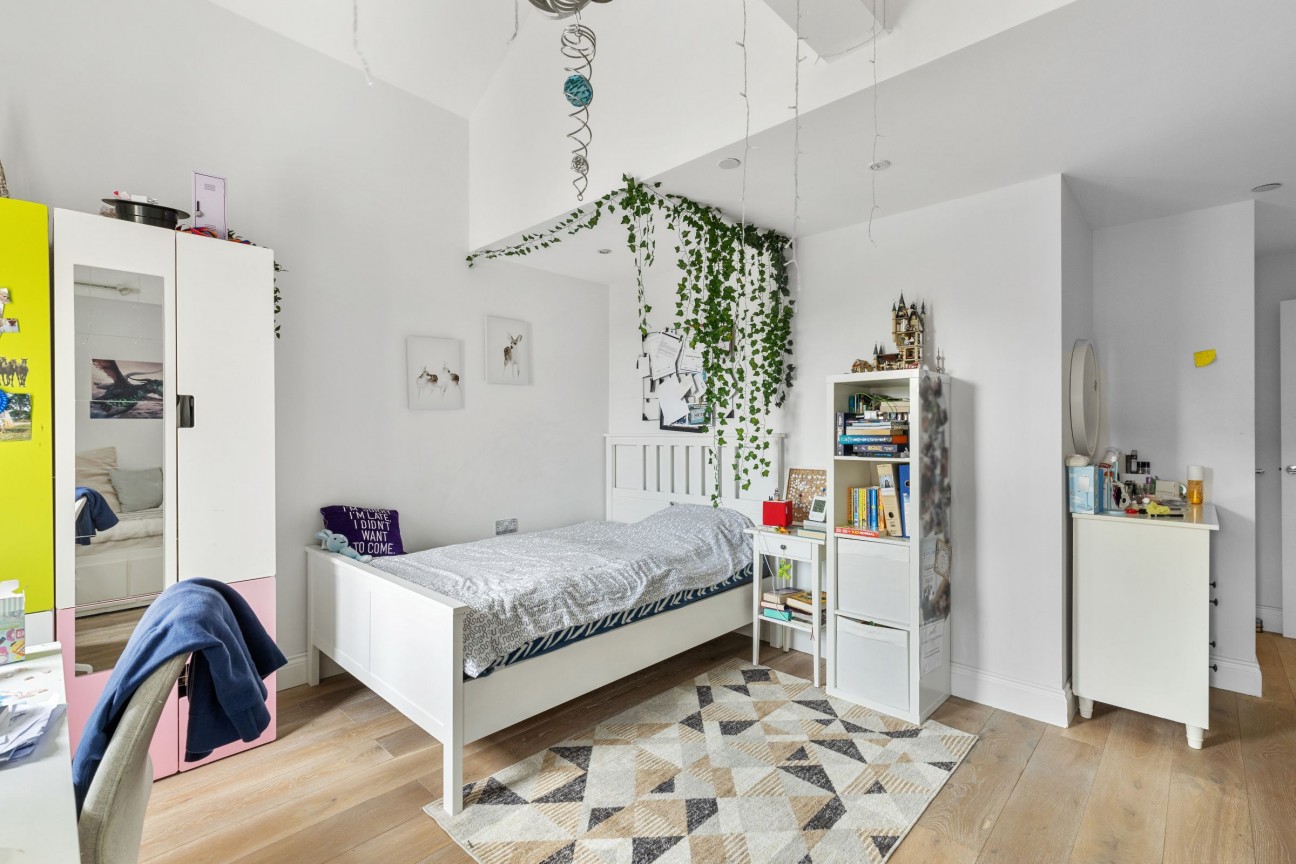 Flat , Princess Park Manor East Wing, Royal Drive, London
