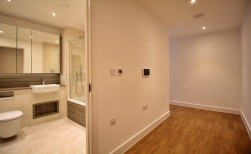 Flat , Kew Court, Hoy Close, London