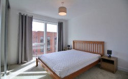 Flat , Kew Court, Hoy Close, London