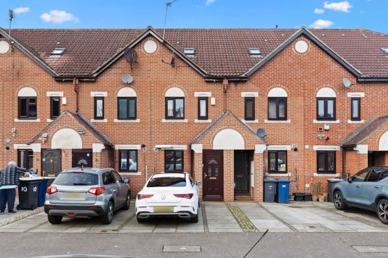 Swan Drive, London