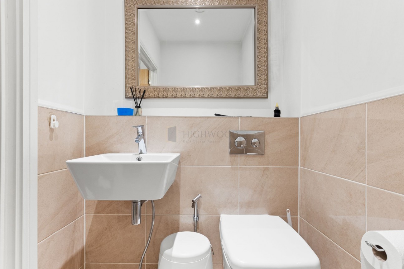 Wilkes Close, London