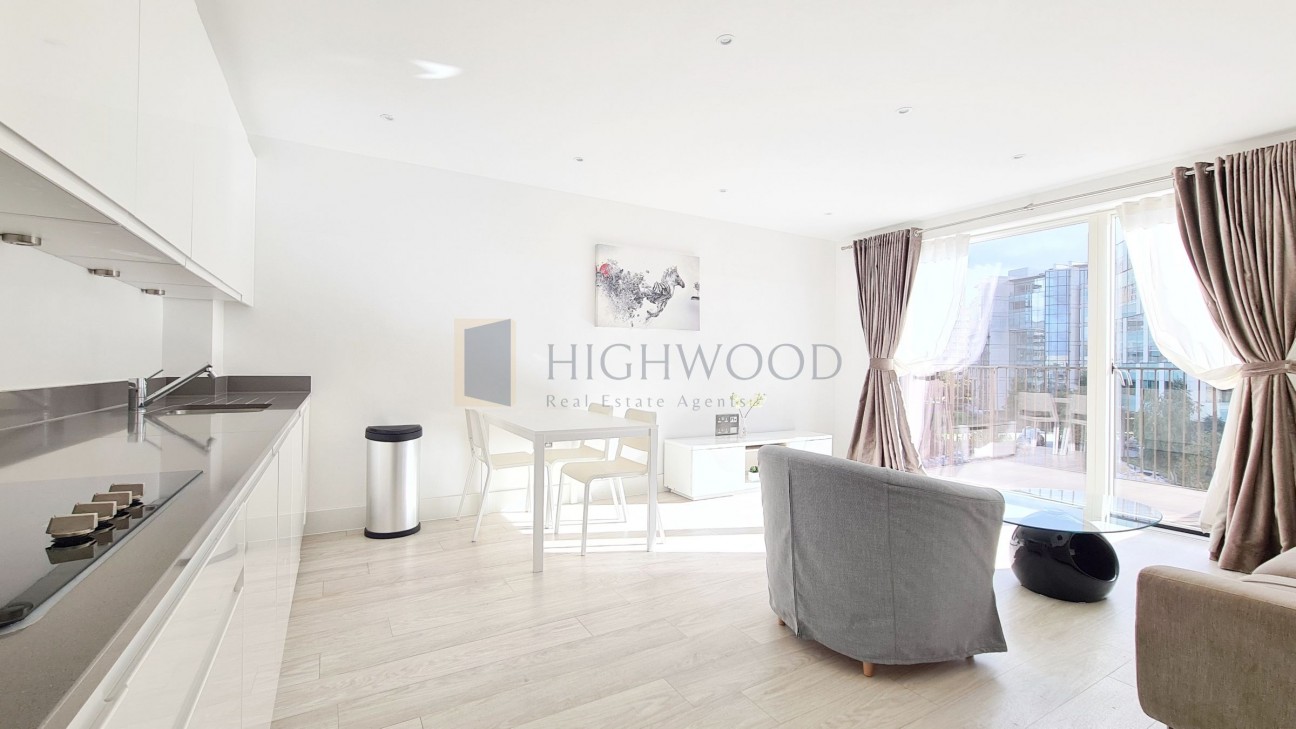 Abbotsford Court, Lakeside Drive, London