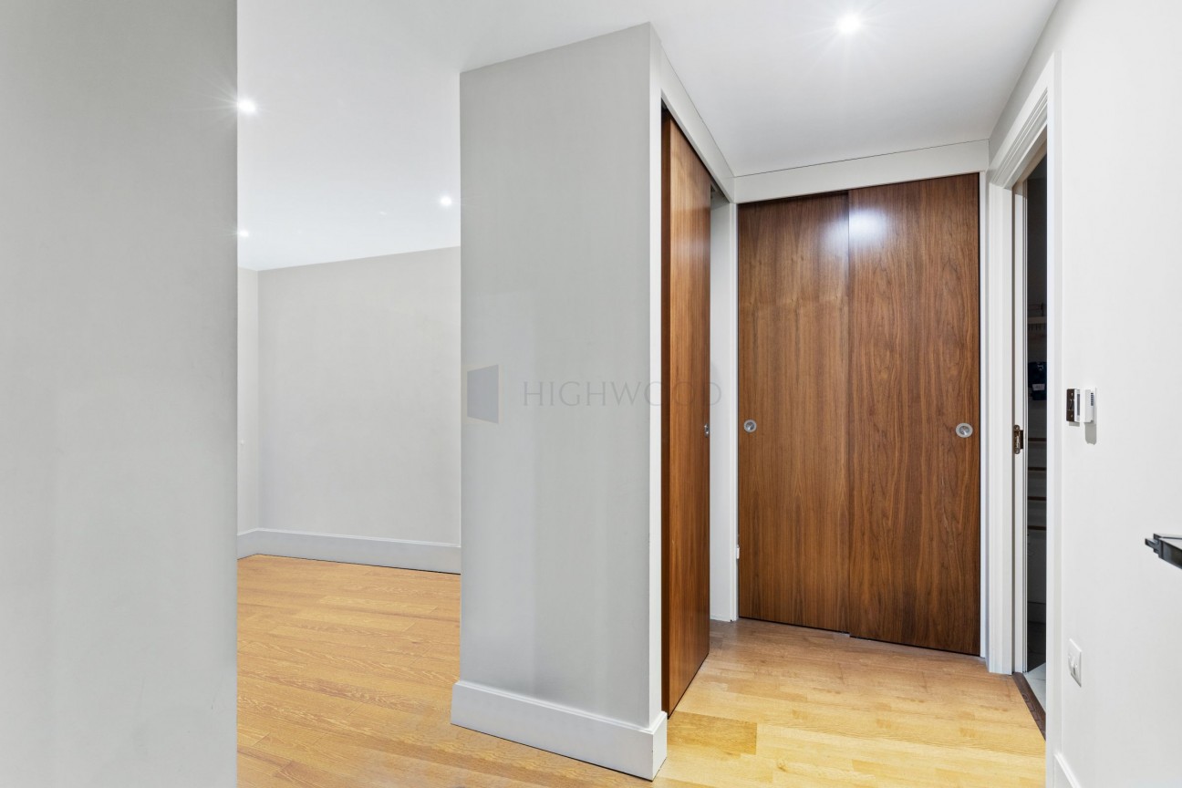 Apartment, Crawford Building, Whitechapel High Street, London