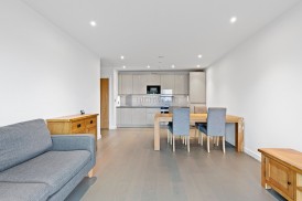 Flat , Peacon House, Thonrey Close, London