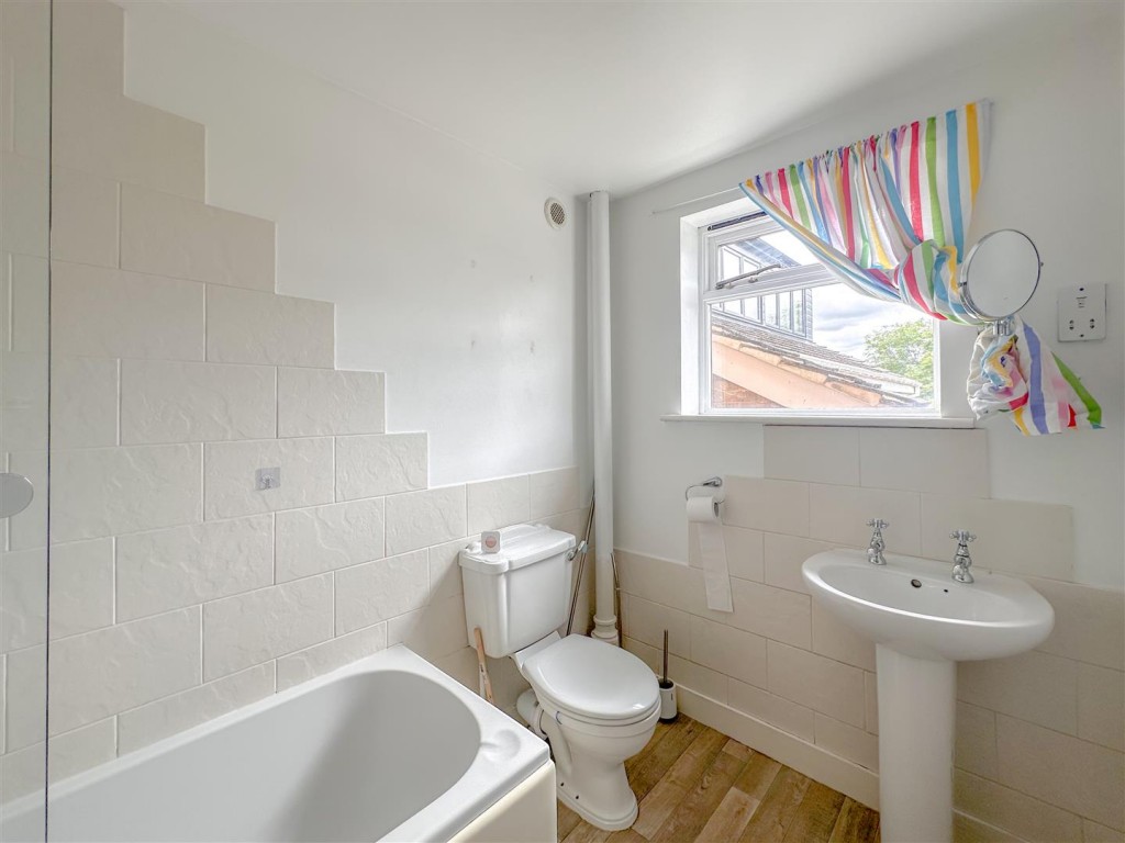 Image for Lawrence Close, Charlton Kings