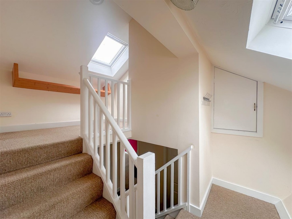 Image for Lawrence Close, Charlton Kings