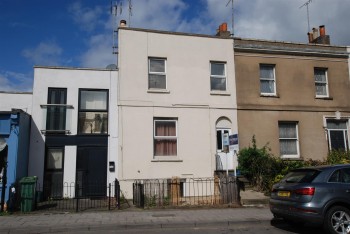 213 Bath Road, Cheltenham