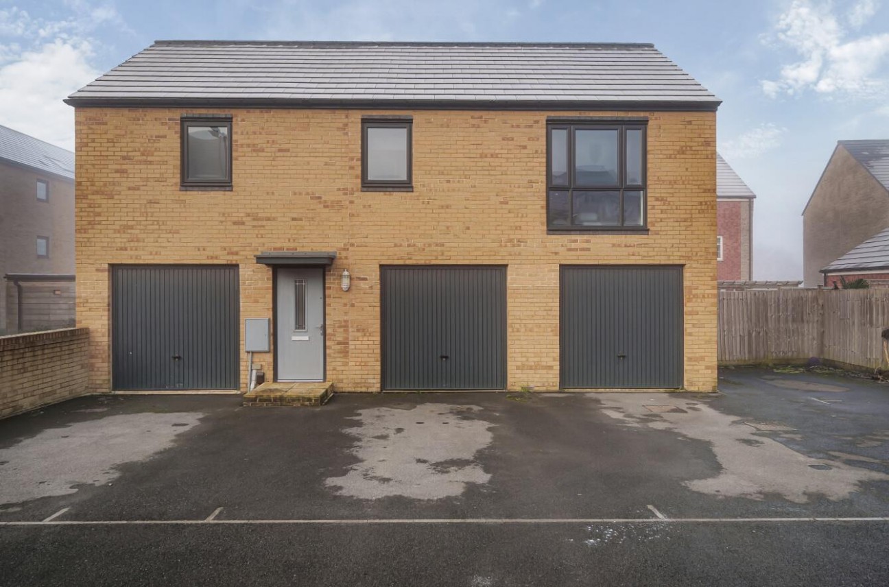 Clark Drive, Yate