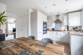 Dowsell Way, Yate