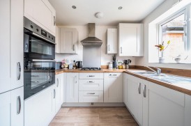 Dowsell Way, Yate
