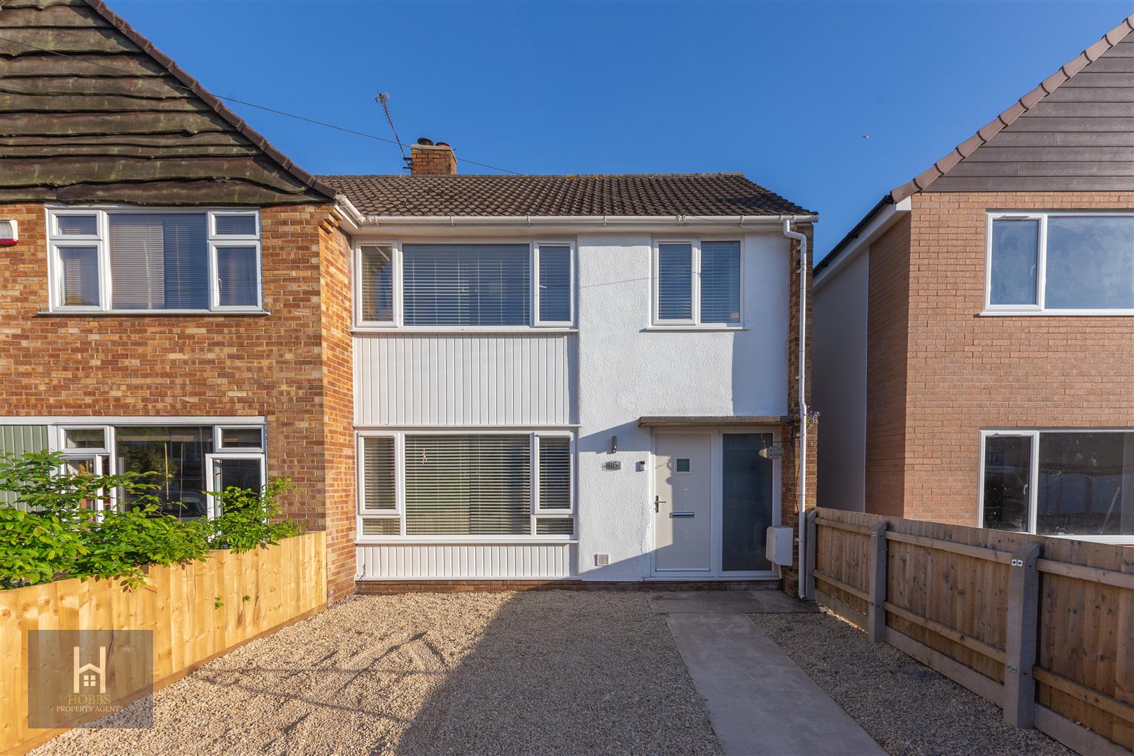 Crossman Avenue, Winterbourne