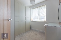 Crossman Avenue, Winterbourne
