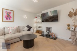 Crossman Avenue, Winterbourne