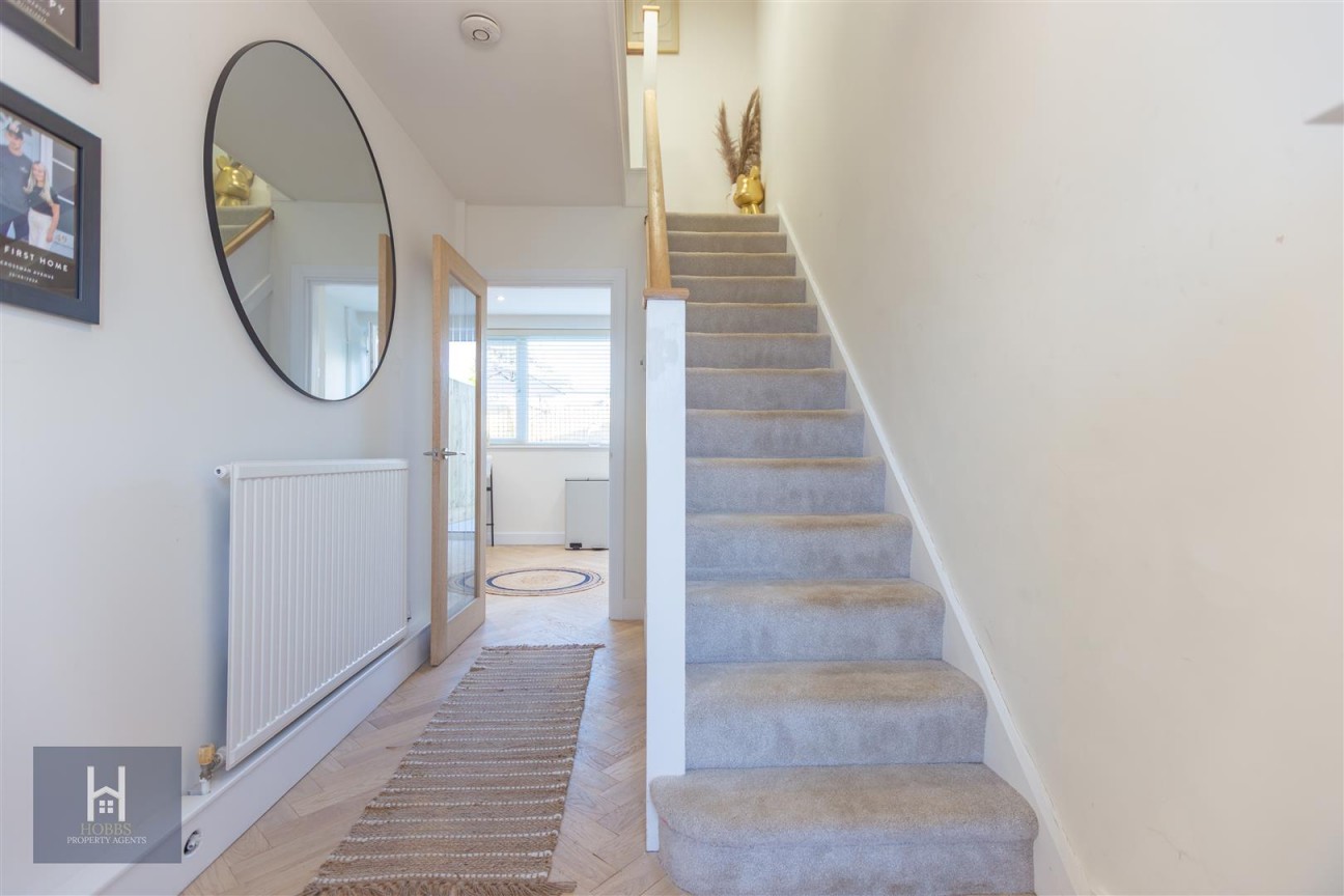Crossman Avenue, Winterbourne