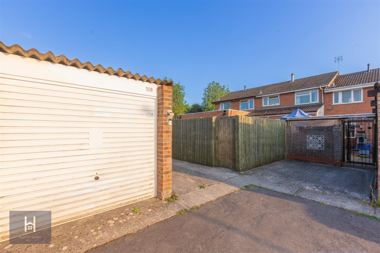 Edgeworth, Yate