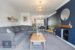 Sunningdale, Yate